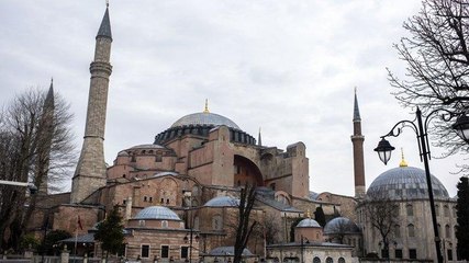 Vatandaşlar erken saatte Ayasofya’ya akın etti
