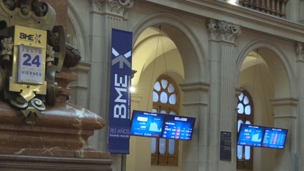 Download Video: La bolsa española mantiene pérdidas del 1,72 % y se aleja de finalizar la semana con ganancias