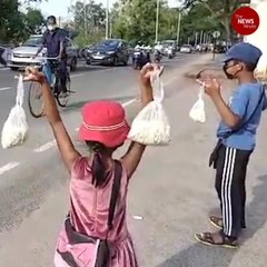 Siblings forced to sell flowers with their father in TN to pay school fees
