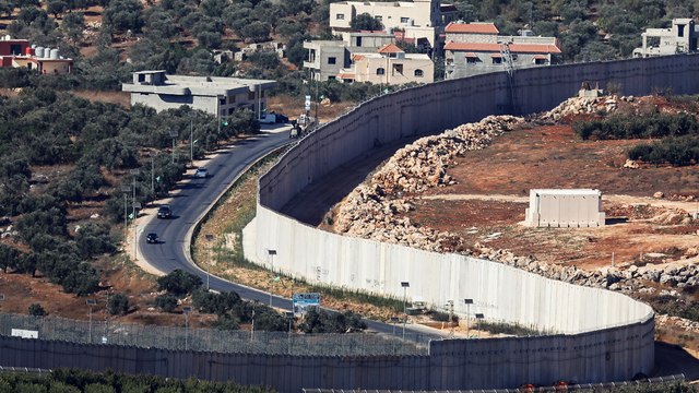 قوات الاحتلال ترفع حالة التأهب على حدود لبنان