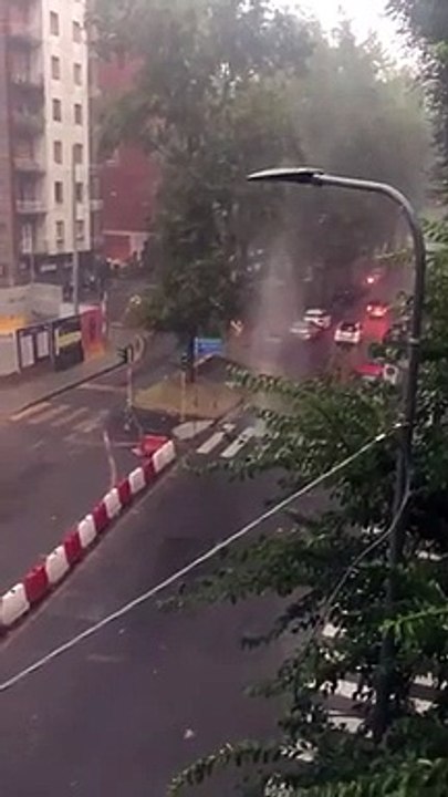 Milano: Bomba d'acqua fa esondare il fiume Seveso. Paura in città!