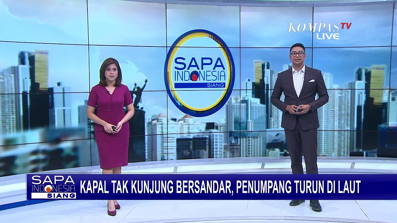 Tak Kunjung Sandar, Penumpang Kapal Nekat Turun di Tengah Laut