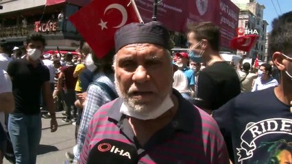 Ayasofya’ya giremedi, gözyaşlarına boğuldu