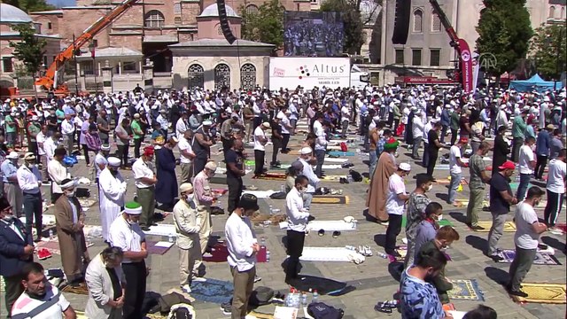 Ayasofya-i Kebir Cami-i Şerifi'nde 86 yıl sonra ilk cuma namazı kılındı (1) - İSTANBUL