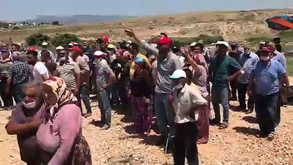 Salihli'de yol yapımına direnen köylüler gözaltına alındı