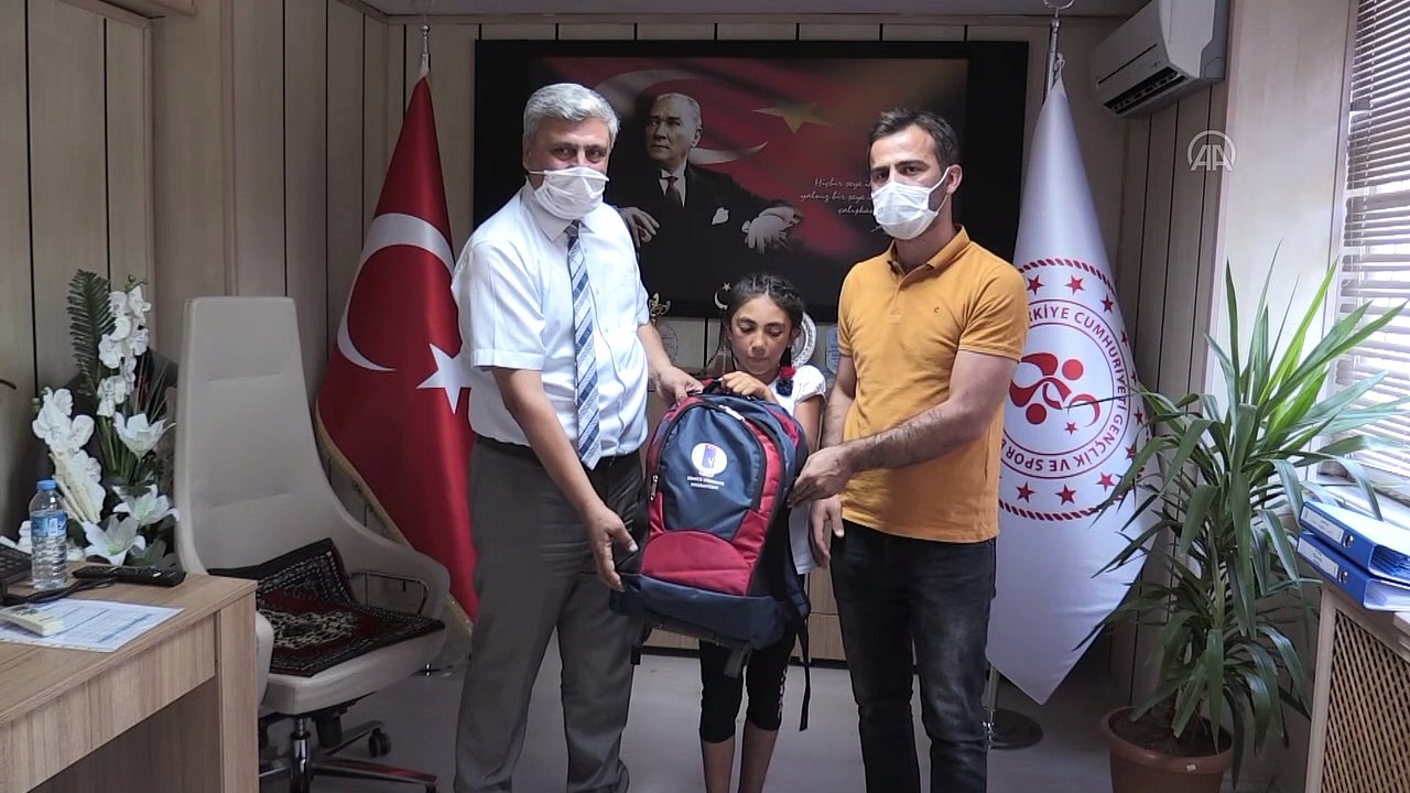 Türkiye Cimnastik Federasyonundan 'Bingöl'ün lastik kızı'na milli takım forması