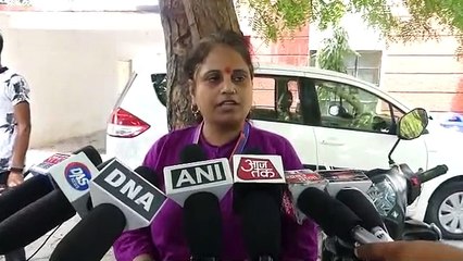 विहिप नेता युवराज सिंह चौहान की पत्नी आई मीडिया के सामने, कहा-मिल रही धमकियां