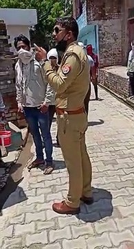 कोरोना पॉजिटिव मिलने के बाद मौके पर निरीक्षण करने पहुँचा प्रशासन