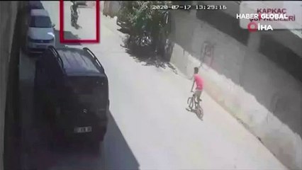 Cep telefonu ile konuşurken hayatının şoku yaşadı!