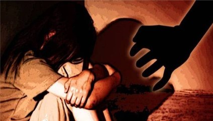 Скачать видео: Shame! 14 year old girl raped at Covid centre in Delhi