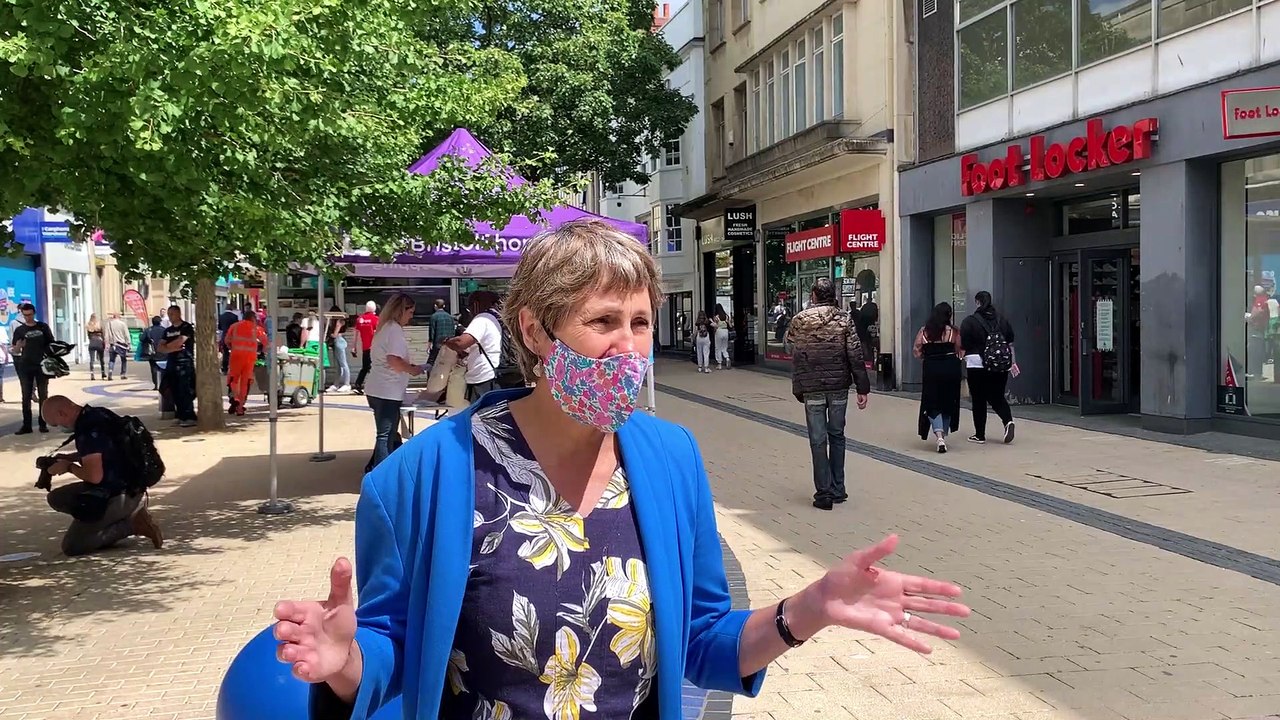 Bristol shoppers given free masks!