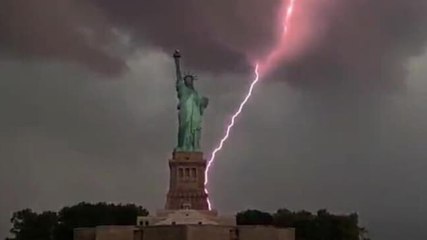 Image of the Day: Dramatic video of lightning strikes behind Statue of Liberty