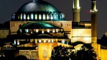 Ayasofya ile hilalin aynı karede buluştuğu görüntüler kartpostallık görüntüler oluşturdu