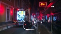 İzmir Konak'ta 5 katlı bir otel alev alev yandı