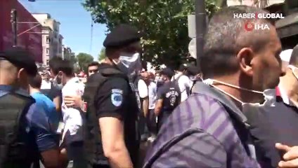 Ayasofya'ya namaz kılmaya geldi, aldığı cevap sonrası gözyaşlarına boğuldu