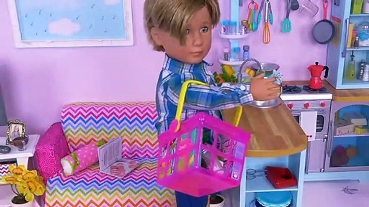 Play Baby Dolls Cooking Dinner Food in Doll Kitchen Toys! video