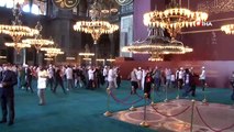 Vatandaşlar Ayasofya'ya akın etti