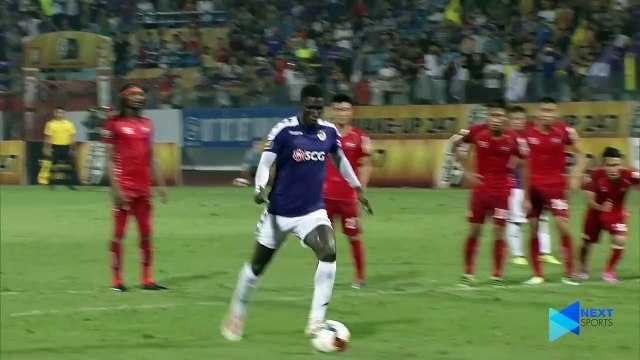Quang Hải -tung đòn hiểm- với Văn Toản ở đại chiến Pháo sáng Hà Nội FC - Hải Phòng FC - NEXT SPORTS