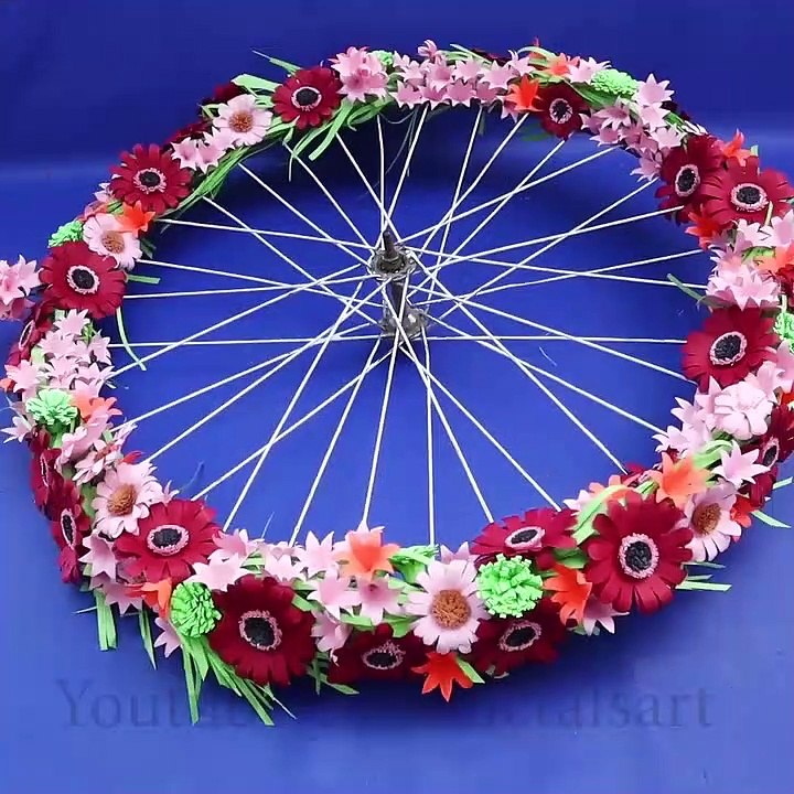 8 Creative! DIY Paper Wall Hanging - DIY Room Decor Projects