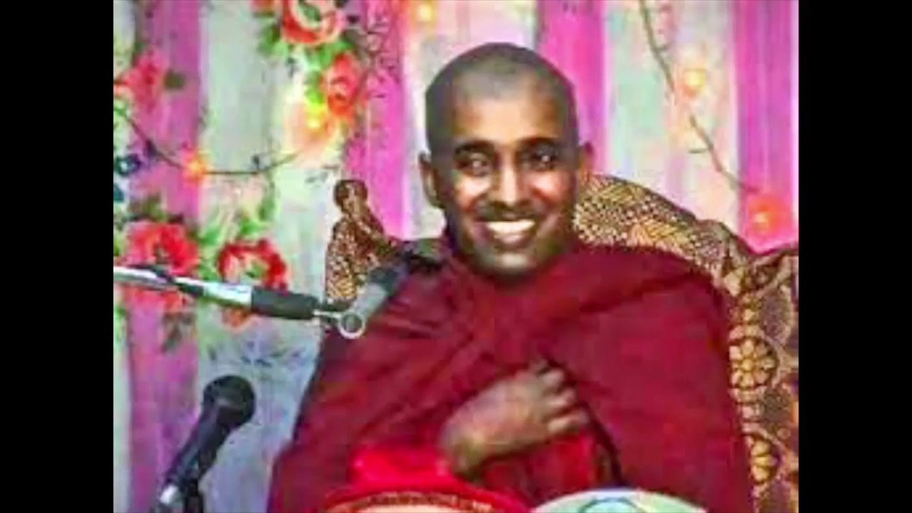 කොටුවේ පොඩිහාමුදුරුවෝ යුරේනිට කොටලා අතේ මාට්ටු