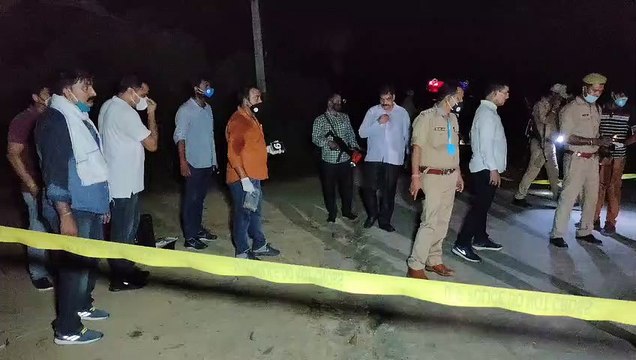 बाराबंकी में इनामी बदमाश को पुलिस ने मार गिराया
