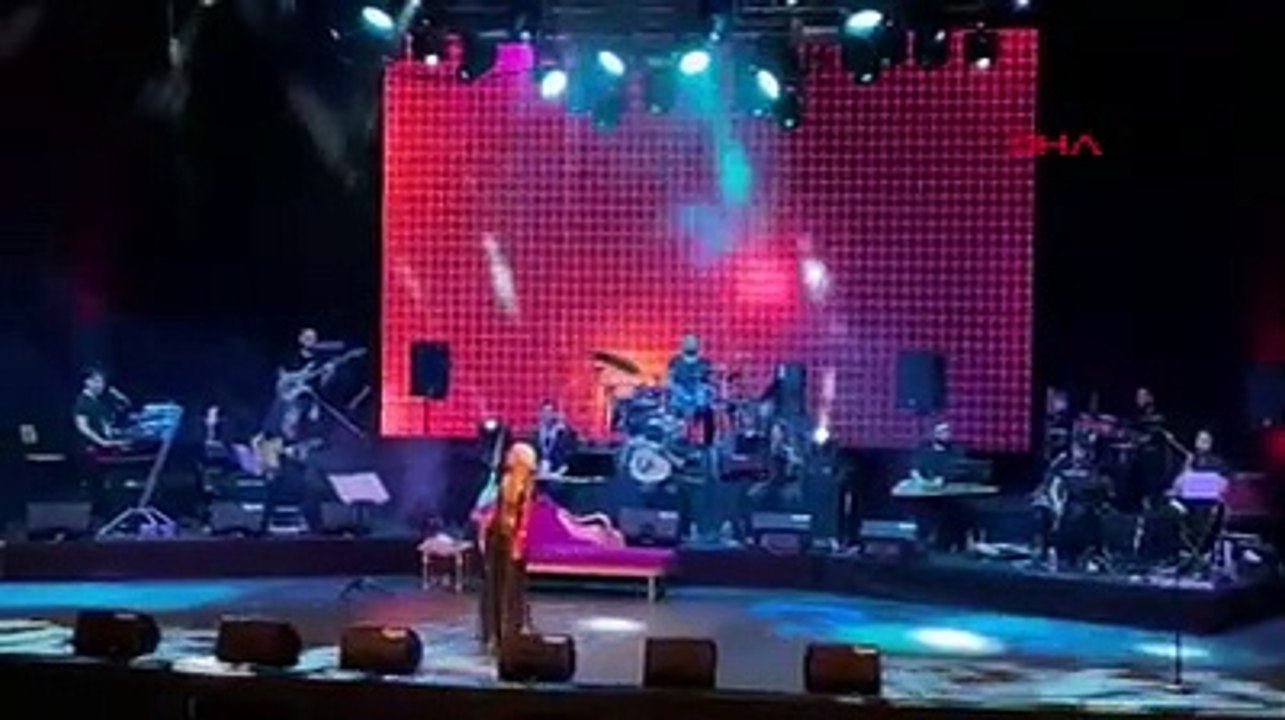 Yıldız Tilbe'den harbiye açıkhava konseri