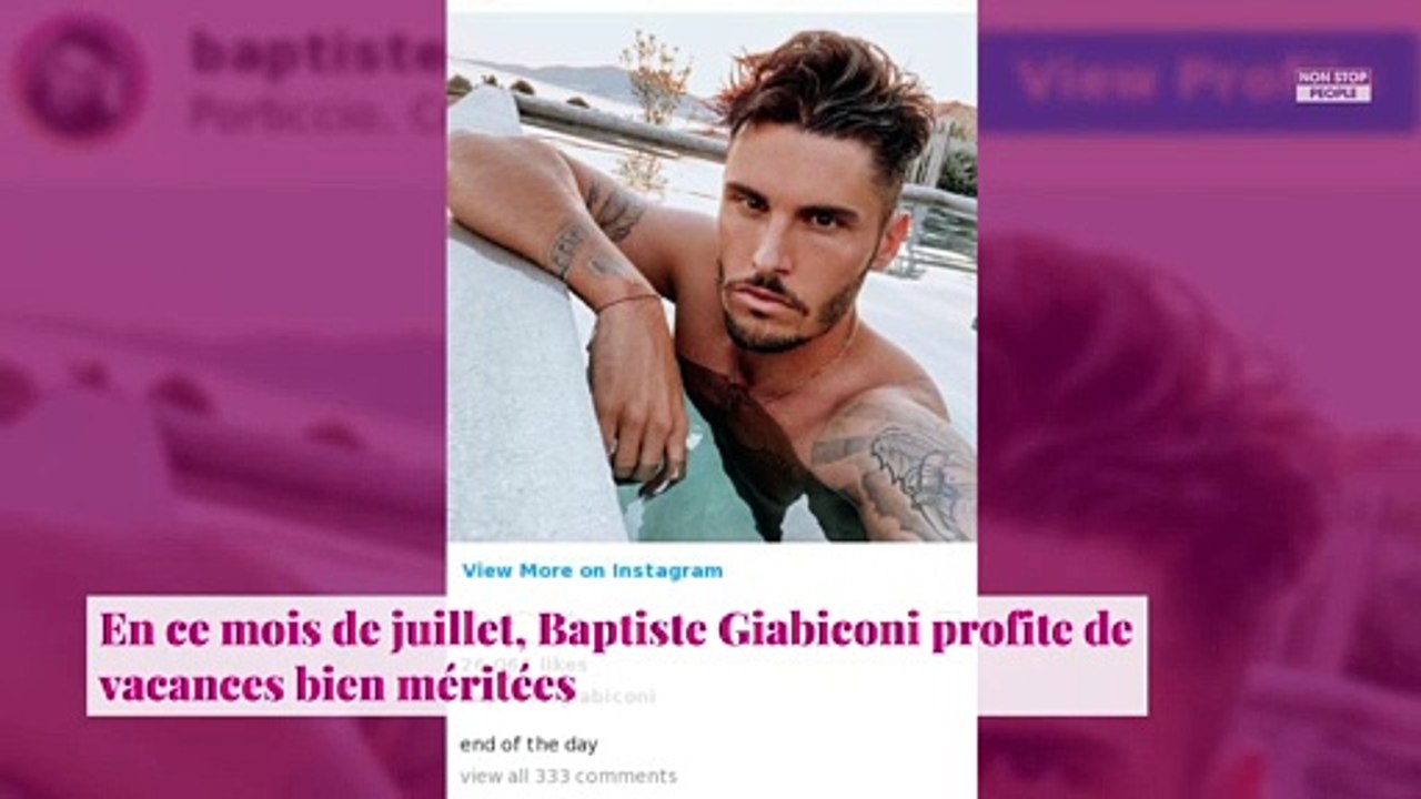 Baptiste Giabiconi pose nu au bord de la piscine et fait monter la température !