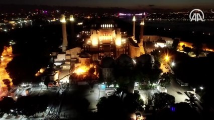 Descargar video: Ayasofya-i Kebir Cami-i Şerifi'nde ilk sabah namazı kılındı