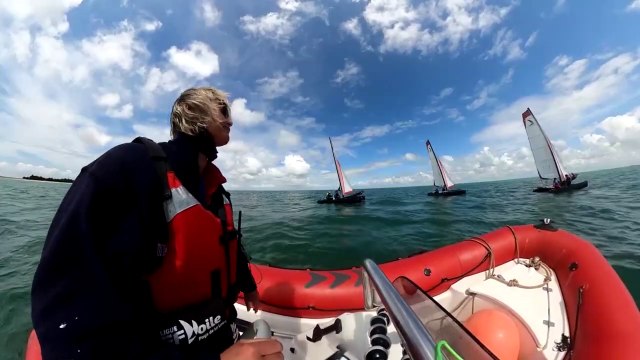 Fédération Française de Voile - FFVoile : Des Moniteurs de Voile prêts à partager leur passion cet été ! #EnviedEmbruns
