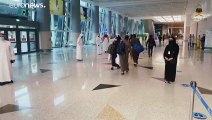 شاهد.. وصول أول دفعة من الحجاج إلى مطار الملك عبد العزيز الدولي في جدة