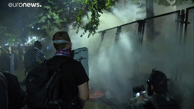 الاحتجاجات ضد العنصرية تقسم الأمريكيين بعد شهرين على مقتل جورج فلويد