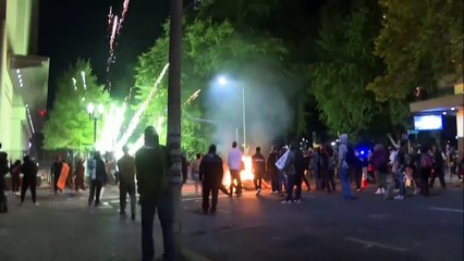 ليلة أخرى متوترة بين المتظاهرين والشرطة في بورتلاند الأميركية