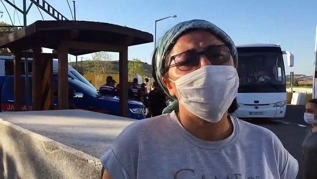 Kazdağları’nda siyanürlü altın madenciliğine karşı başlatılan “Su ve Vicdan Nöbeti” nin birinci yıl dönümü için gidenler Çanakkale-Gelibolu girişinde bekletiliyor.