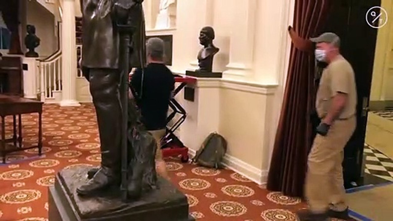 Virginia Removes Confederate Statues from State Capitol video Dailymotion