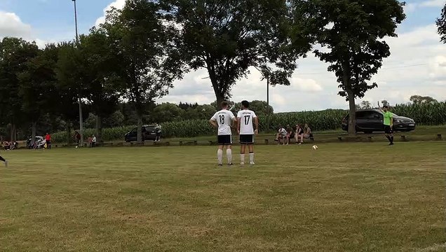 Das 1:1 für Hahle gegen den SCW durch Joshua Busching