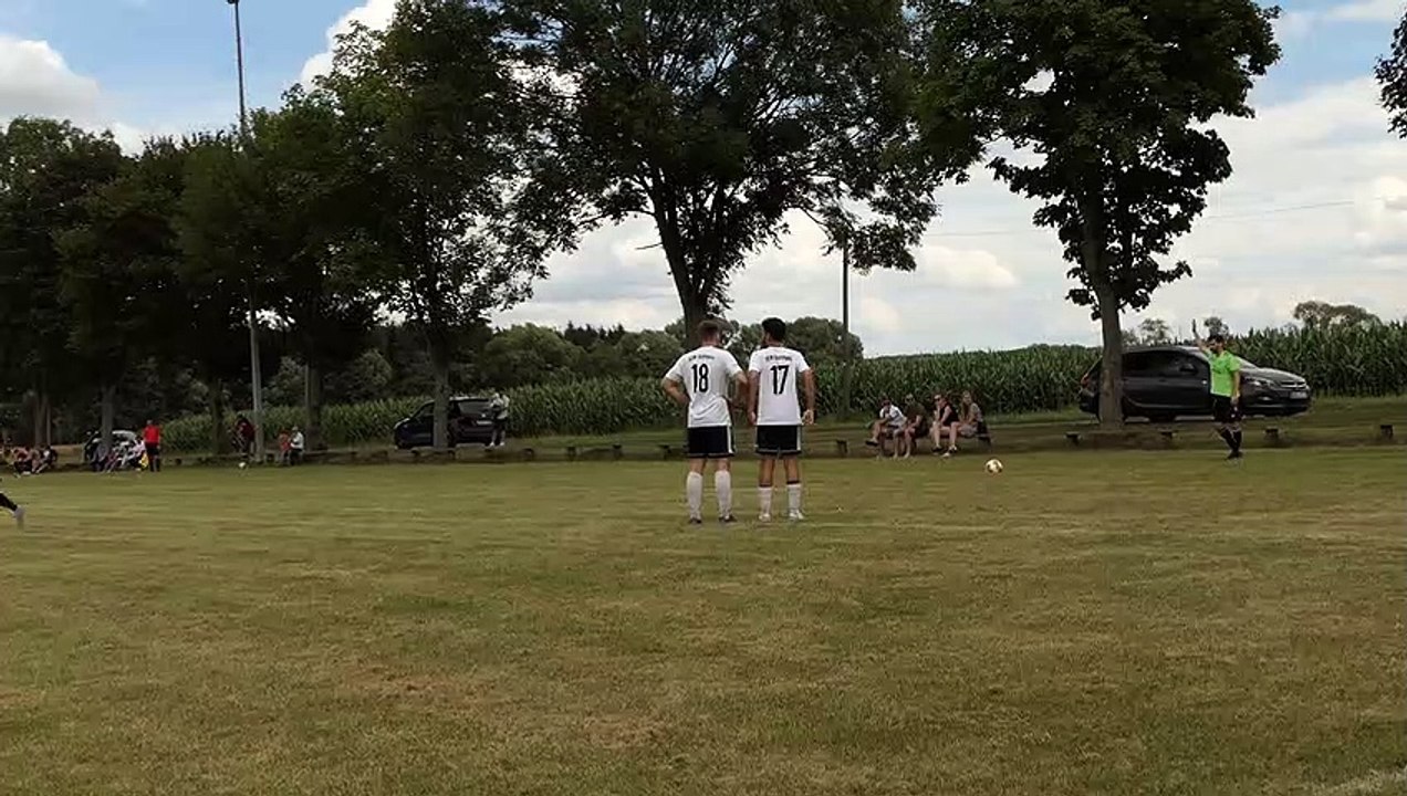 Das 1:1 für Hahle gegen den SCW durch Joshua Busching