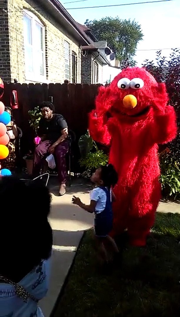 Elmo Dancing - video Dailymotion