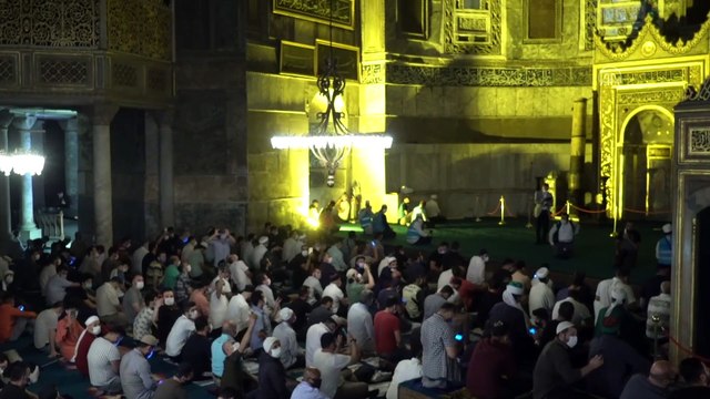 Ayasofya-i Kebir Cami-i Şerifi'nde ikinci sabah namazı da büyük coşkuyla eda edildi - İSTANBUL