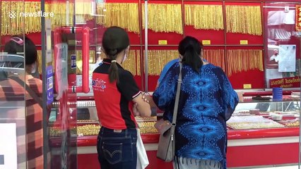 Thousands of Thais rush to sell gold as price soars amid Covid-19 economic slump