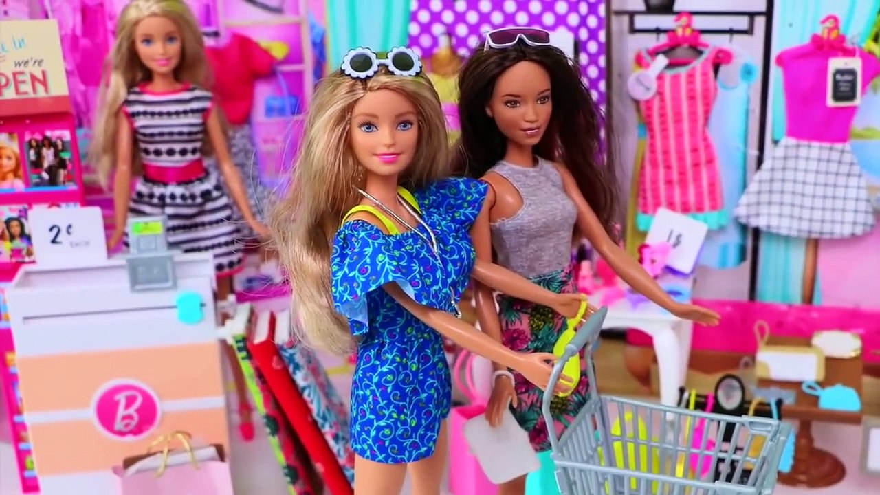 Barbie Doll Friends Shopping for Clothes & Accessories in the Mall ...
