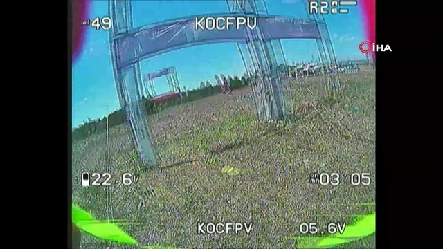 Drone ile yarış otomobilinin yarışı nefesleri kesti