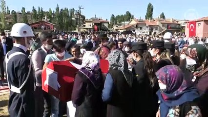 Hatay'da şehit düşen Jandarma Uzman Çavuş Konukcu, son yolculuğuna uğurlandı