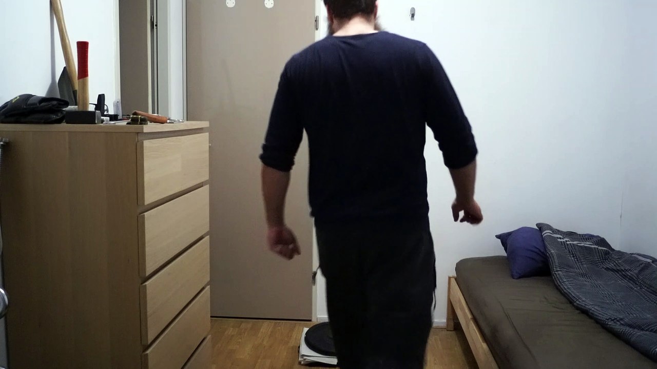 15 KG plate lateral pinch grip lift with the left hand