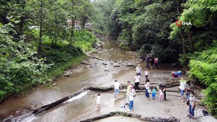 'Gülderen Şelalesi' merdivenden akan suyu andıran görüntüsü ile görenleri hayran bırakıyor