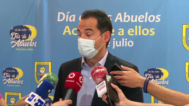 TUI cancela todos sus vuelos de Reino Unido a España y los políticos piden coordinación