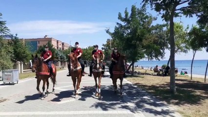 Atlı polisler Silivri'de denetim yaptı - İSTANBUL