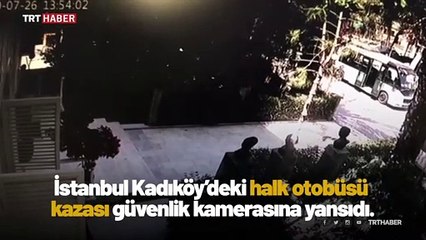 Kadıköy'de otobüs duvara çarptı: 5 yaralı