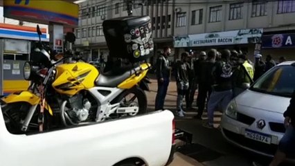 Grupo promove reforma de motocicleta a colega que sofreu acidente de trânsito