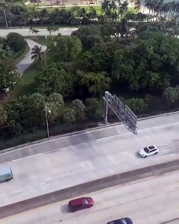 Kya driving h Baal Baal bache