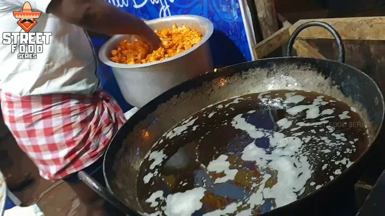 EXTREMELY Crispy Cauliflower Pakoda | Street Food Series